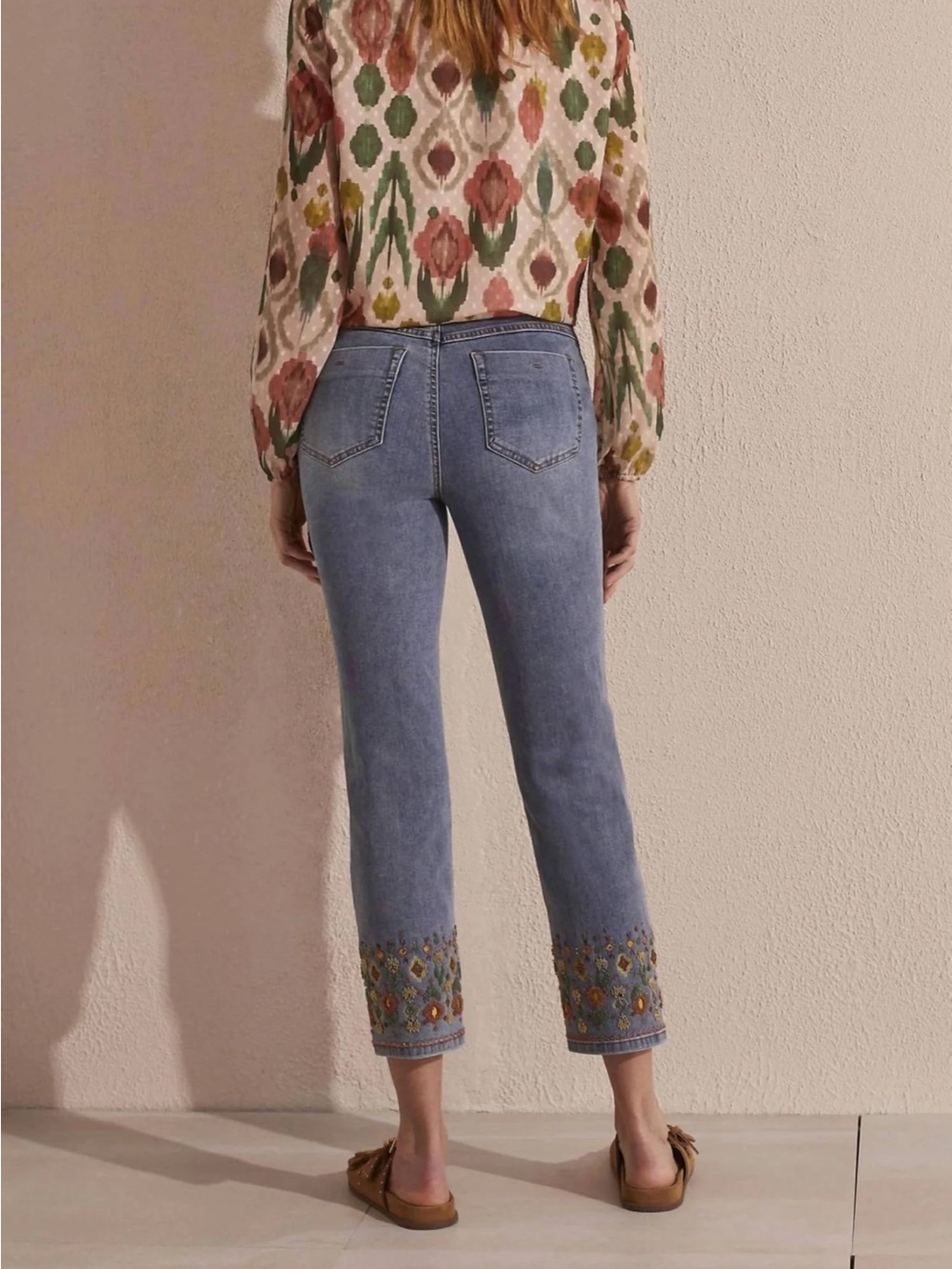 Tribal Jeans Embroidered Beaded Hem Blue Women’s Jeans Mid Rise Cropped Straight